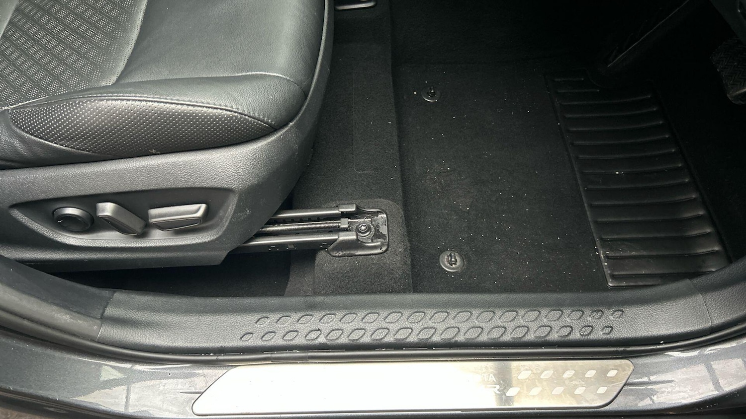 Used Toyota C-HR 2021 for sale - 77330981: Photo 39