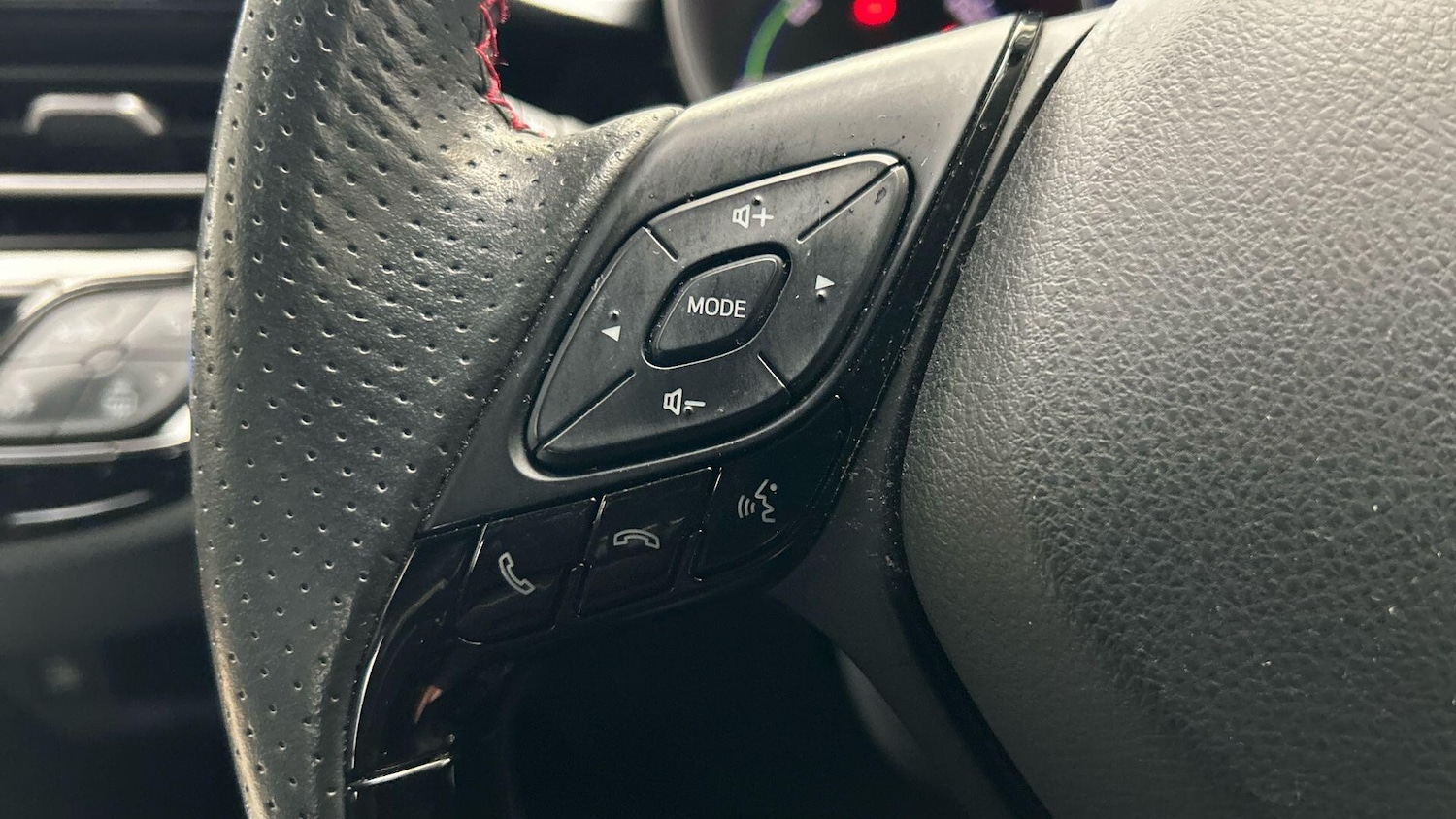 Used Toyota C-HR 2022 for sale - 76296112: Photo 42