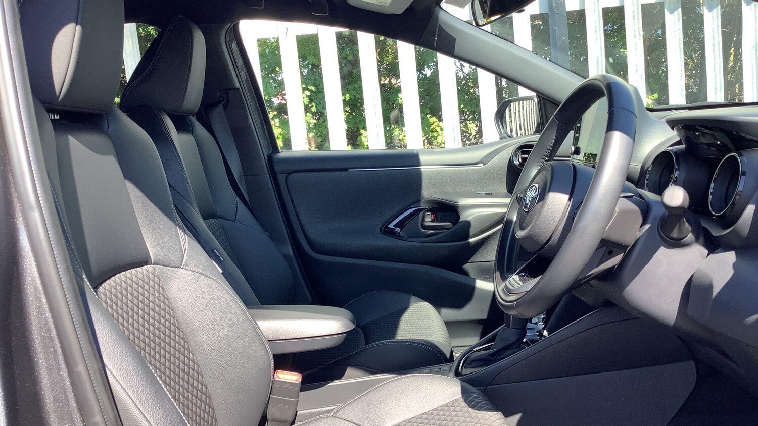 Used Toyota Yaris 2021 for sale - 76801705: Photo 14