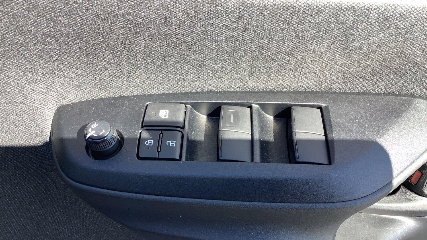 Used Toyota Yaris 2021 for sale - 76801705: Photo 32