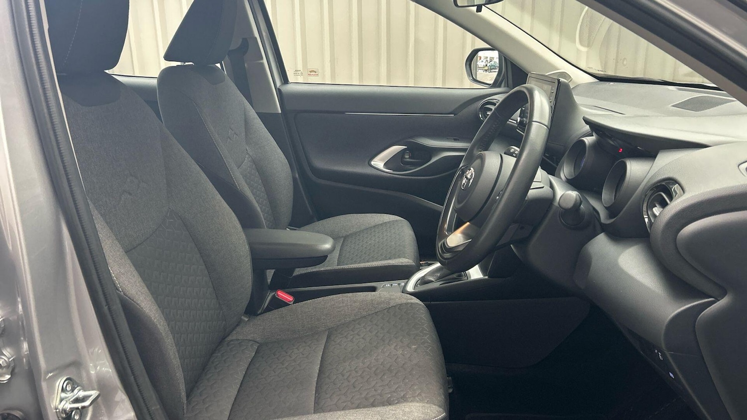 Used Toyota Yaris Cross 2023 for sale - 76715176: Photo 15