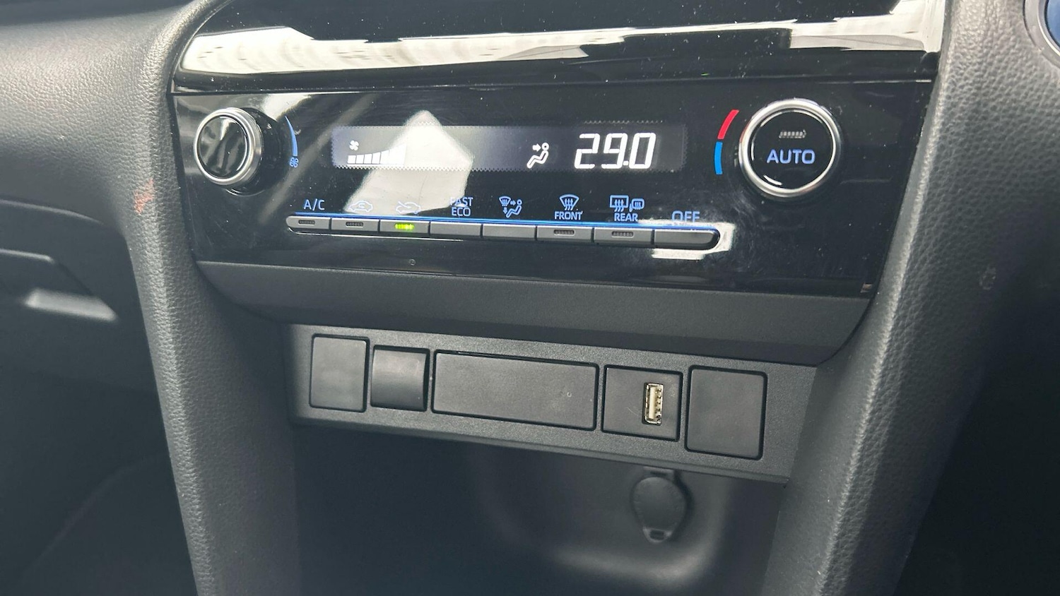 Used Toyota Yaris Cross 2023 for sale - 76715176: Photo 29