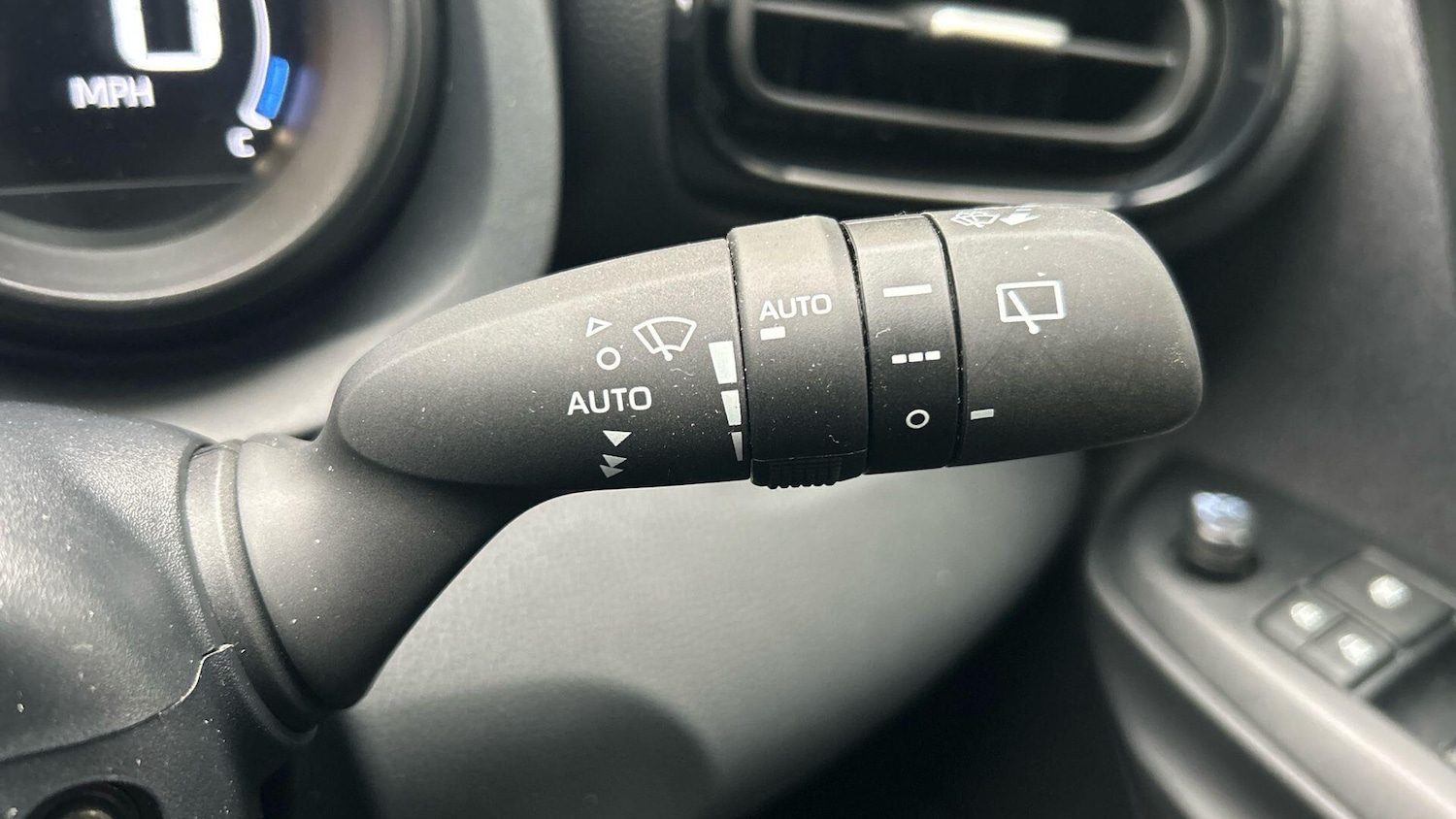 Used Toyota Yaris Cross 2023 for sale - 76715176: Photo 38