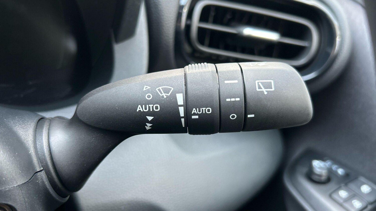 Used Toyota Yaris 2025 for sale - 77723338: Photo 36