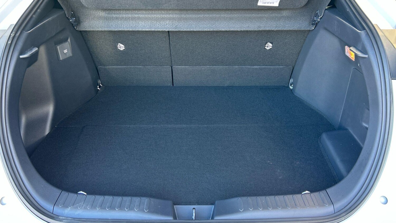 Used Toyota C-HR 2025 for sale - 77737806: Photo 18