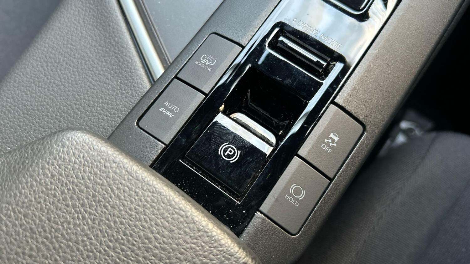 Used Toyota C-HR 2025 for sale - 77737806: Photo 31