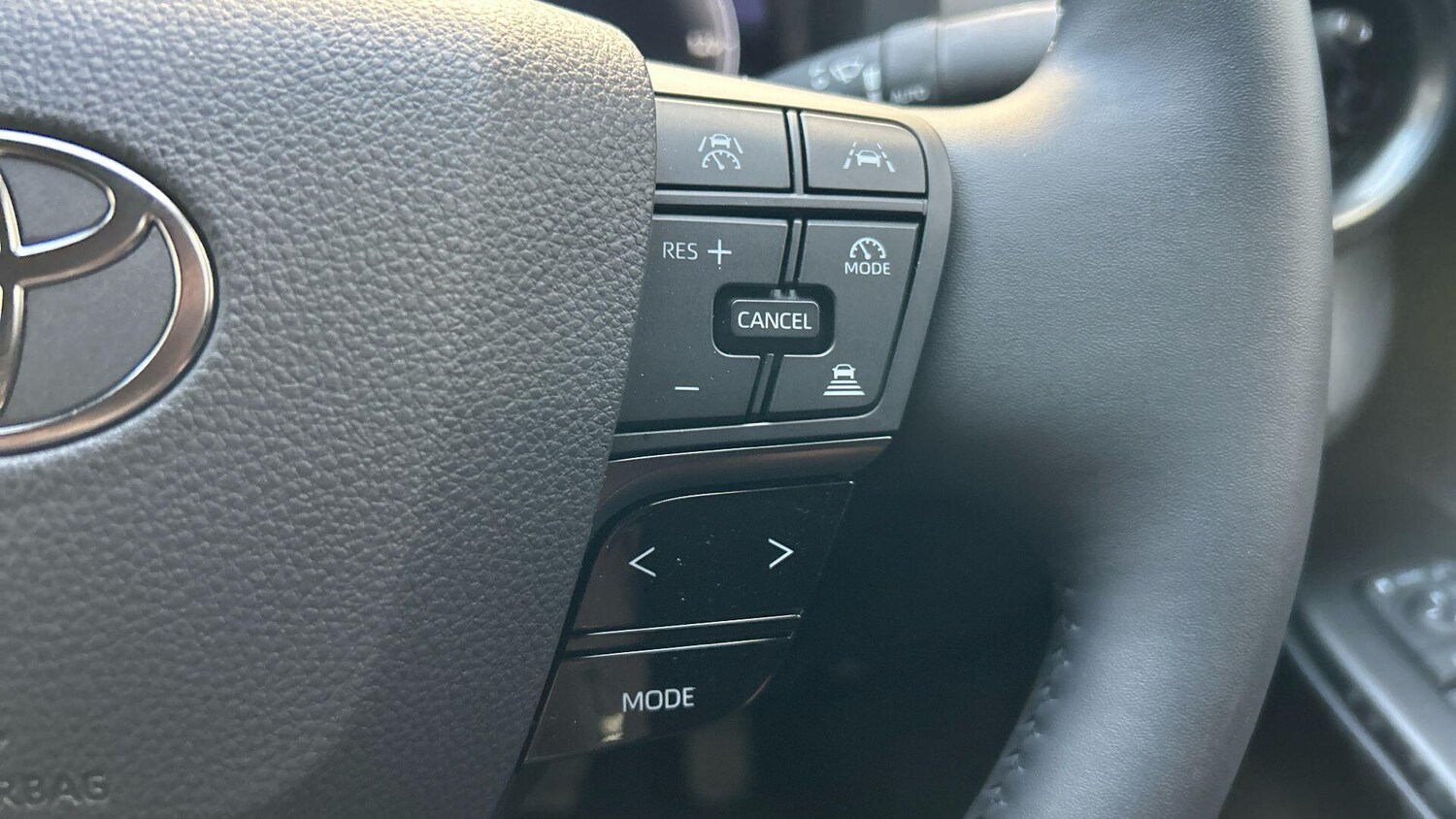 Used Toyota C-HR 2025 for sale - 77737806: Photo 37