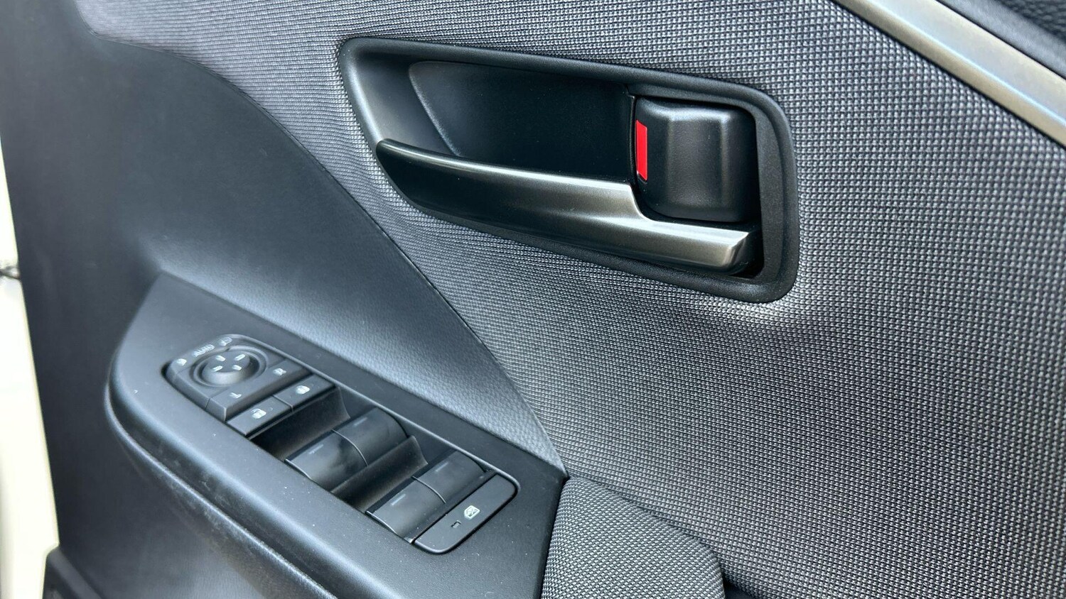 Used Toyota C-HR 2025 for sale - 77737806: Photo 39