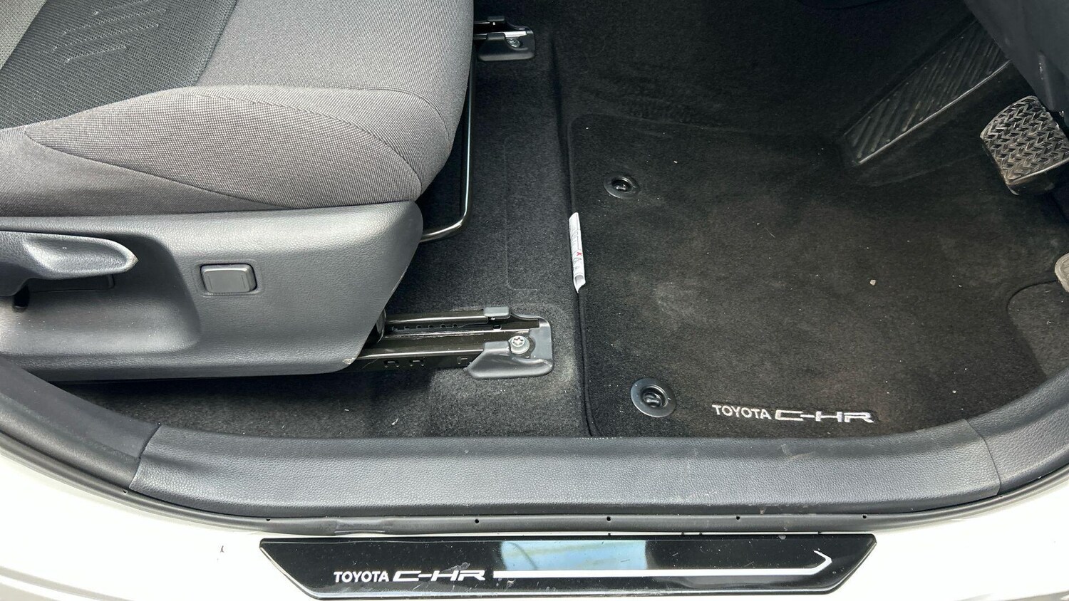 Used Toyota C-HR 2025 for sale - 77737806: Photo 41