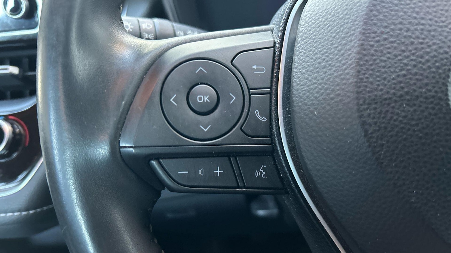 Used Toyota Corolla 2019 for sale - 76409596: Photo 38