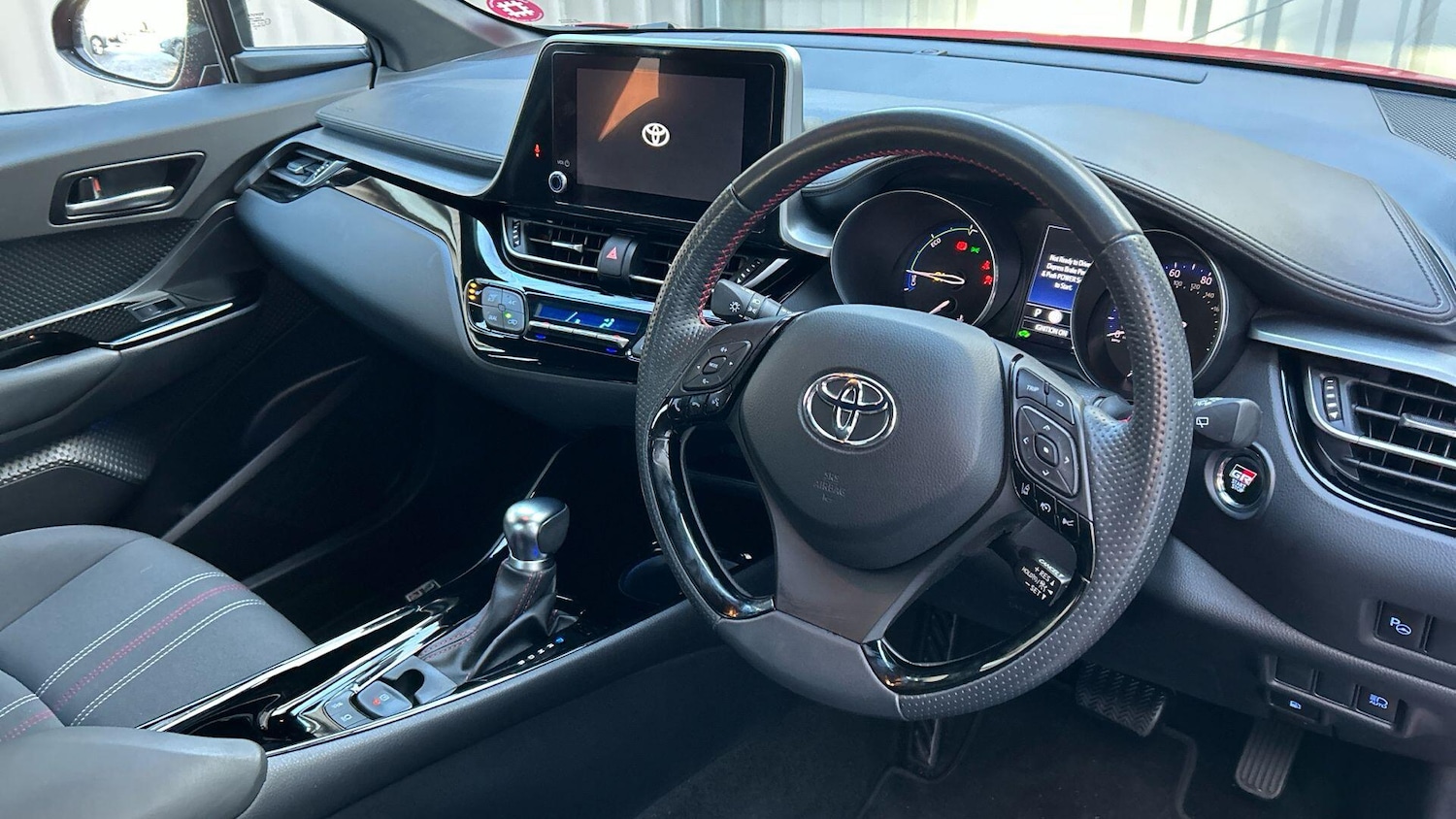 Used Toyota C-HR 2023 for sale - 76898463: Photo 10