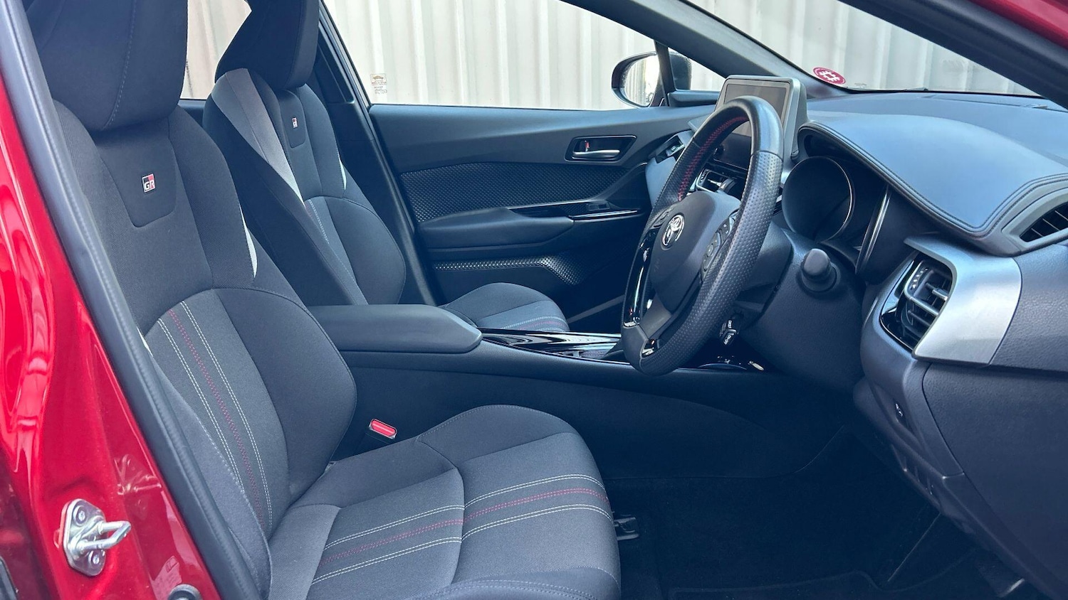 Used Toyota C-HR 2023 for sale - 76898463: Photo 15