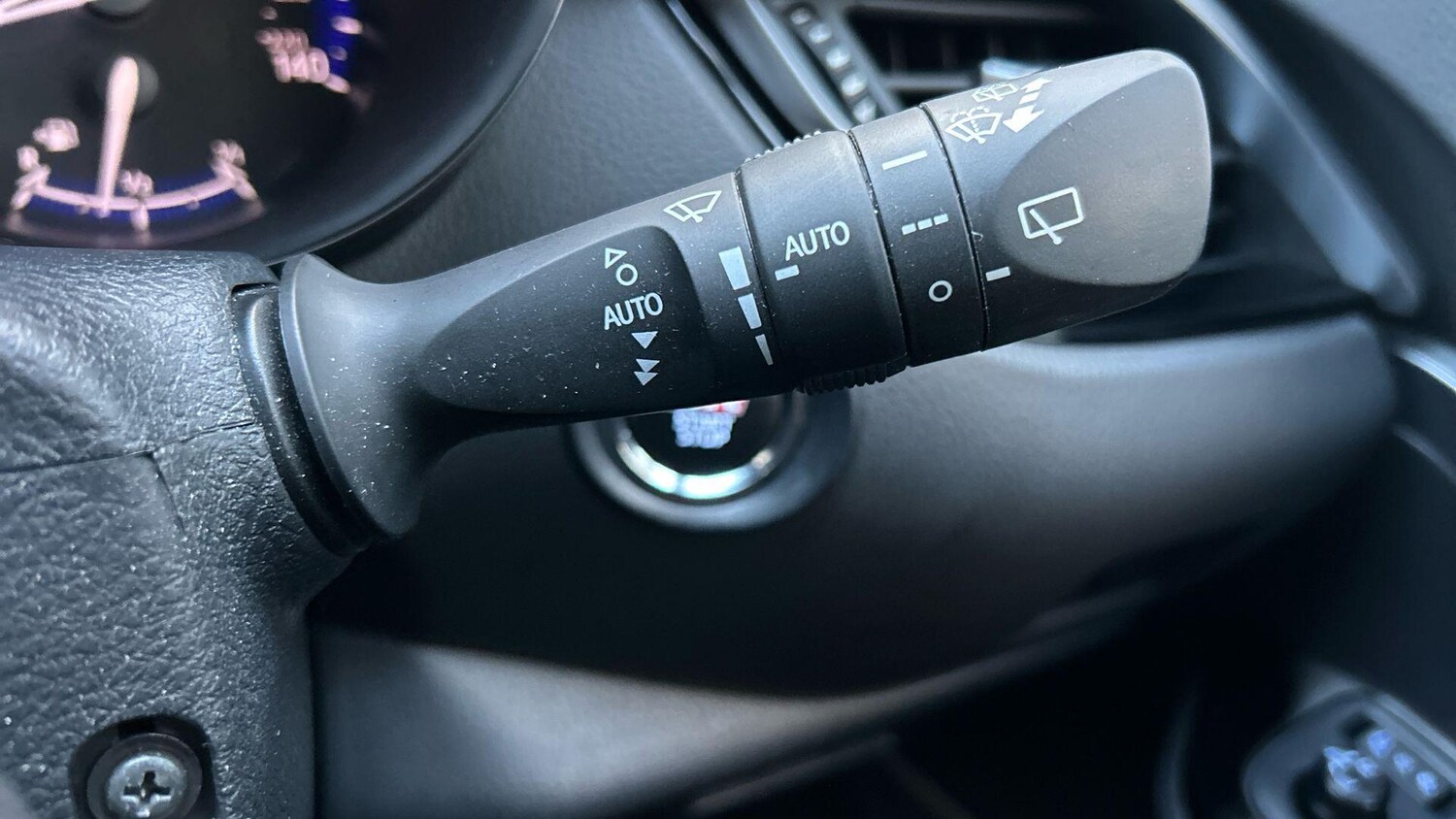 Used Toyota C-HR 2023 for sale - 76898463: Photo 38