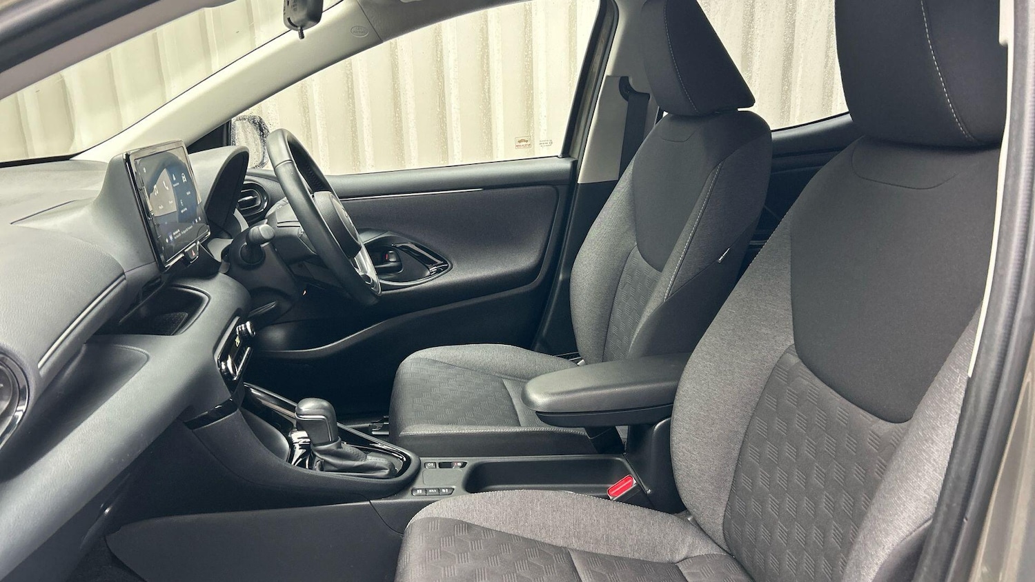 Used Toyota Yaris for sale - 77439851: Photo 14