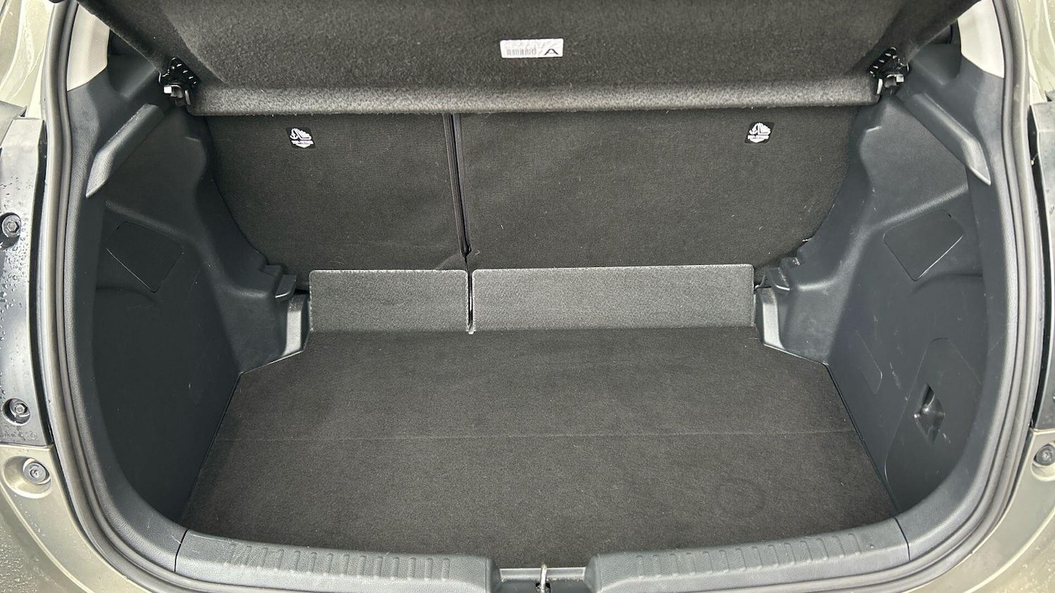 Used Toyota Yaris for sale - 77439851: Photo 18