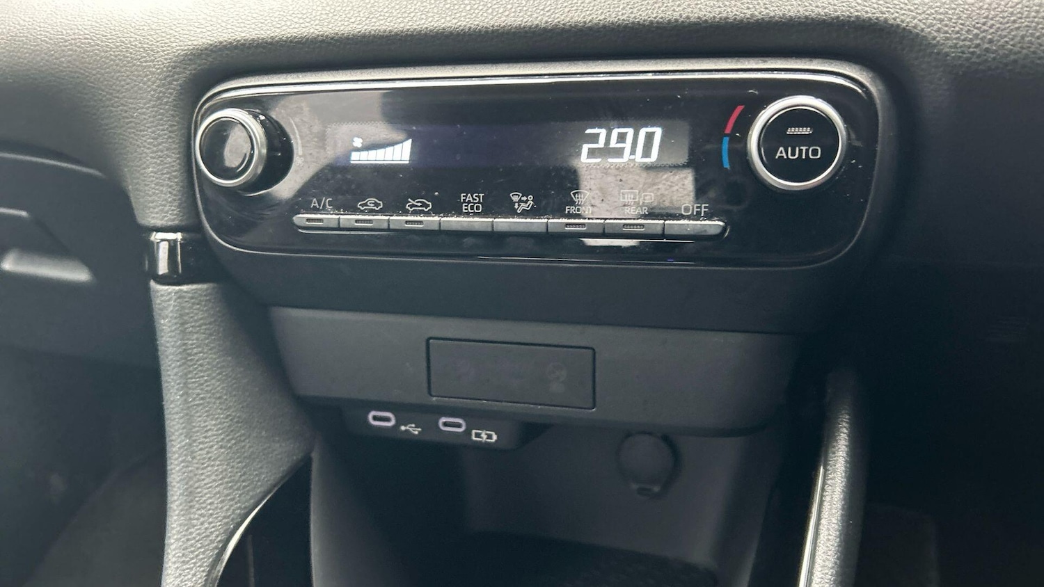 Used Toyota Yaris for sale - 77439851: Photo 30