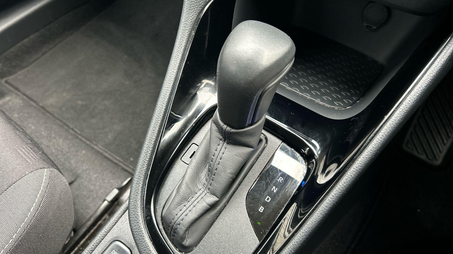 Used Toyota Yaris for sale - 77439851: Photo 32