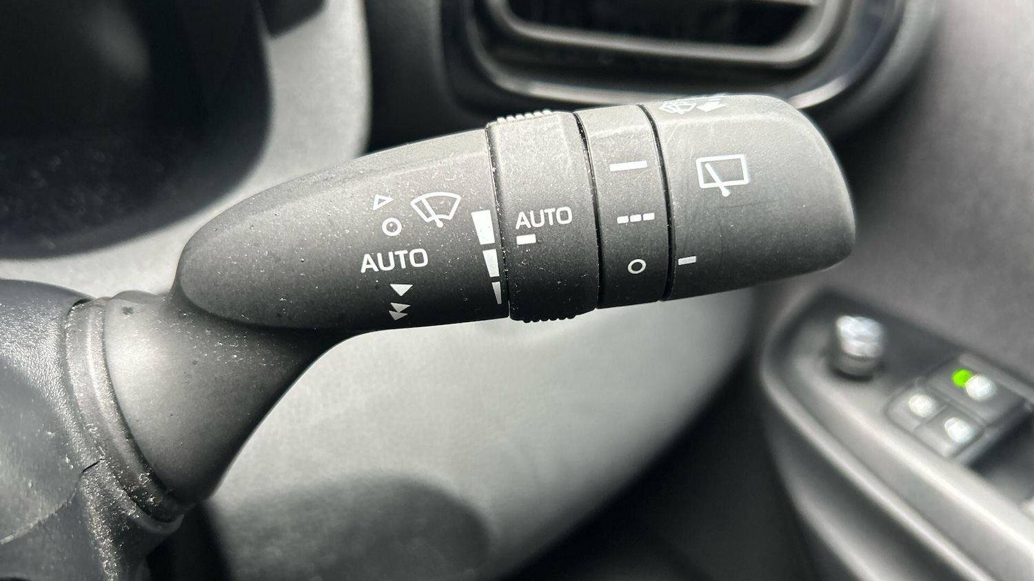 Used Toyota Yaris for sale - 77439851: Photo 36