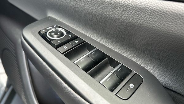 Used Toyota Prius 2024 for sale - 74680295: Photo 38