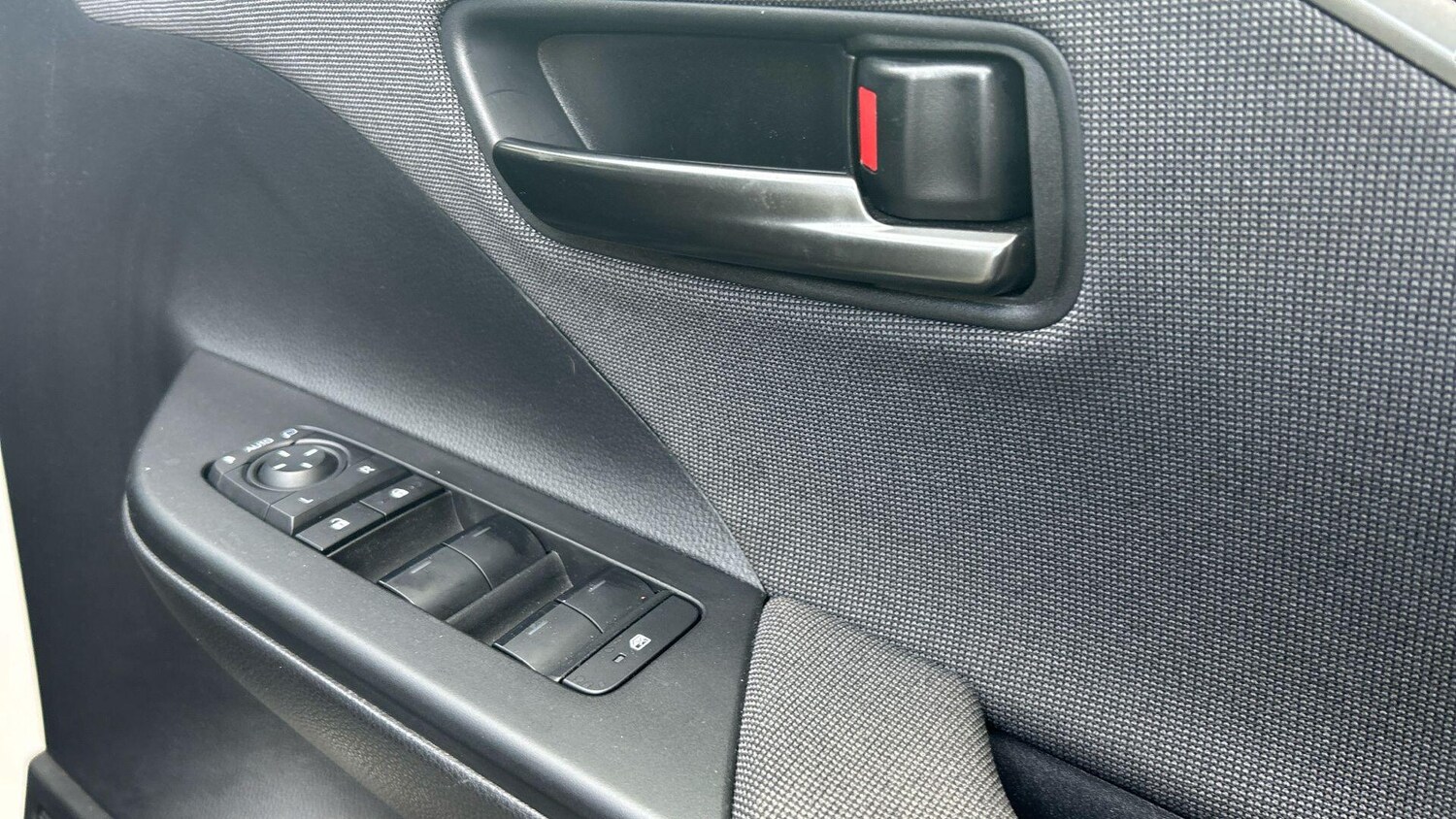 Used Toyota C-HR for sale - 77808418: Photo 37