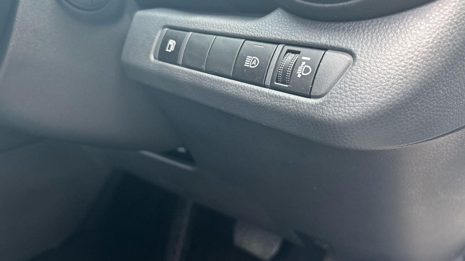 Used Toyota C-HR for sale - 77808418: Photo 39