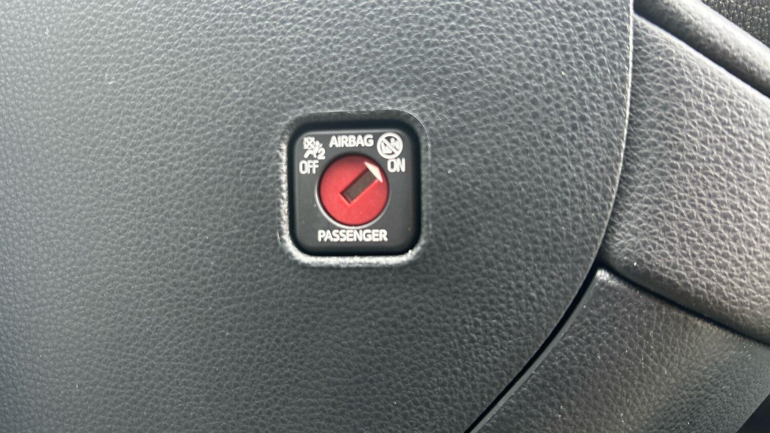 Used Toyota C-HR for sale - 77808418: Photo 42