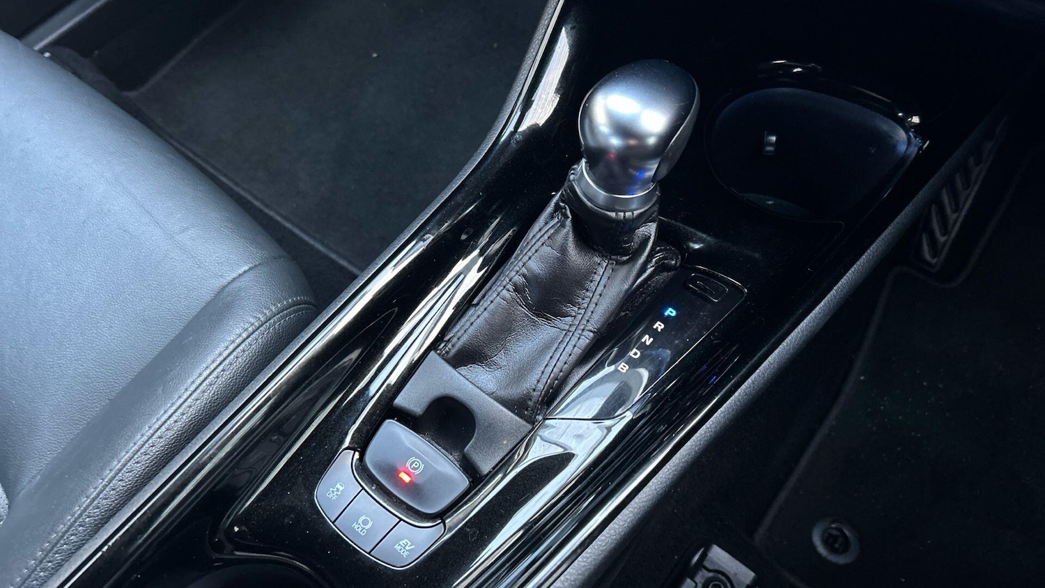 Used Toyota C-HR 2018 for sale - 76964980: Photo 32