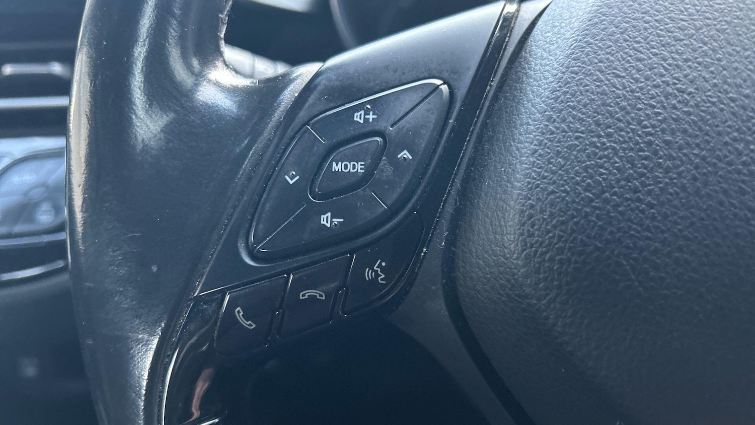 Used Toyota C-HR 2018 for sale - 76964980: Photo 39