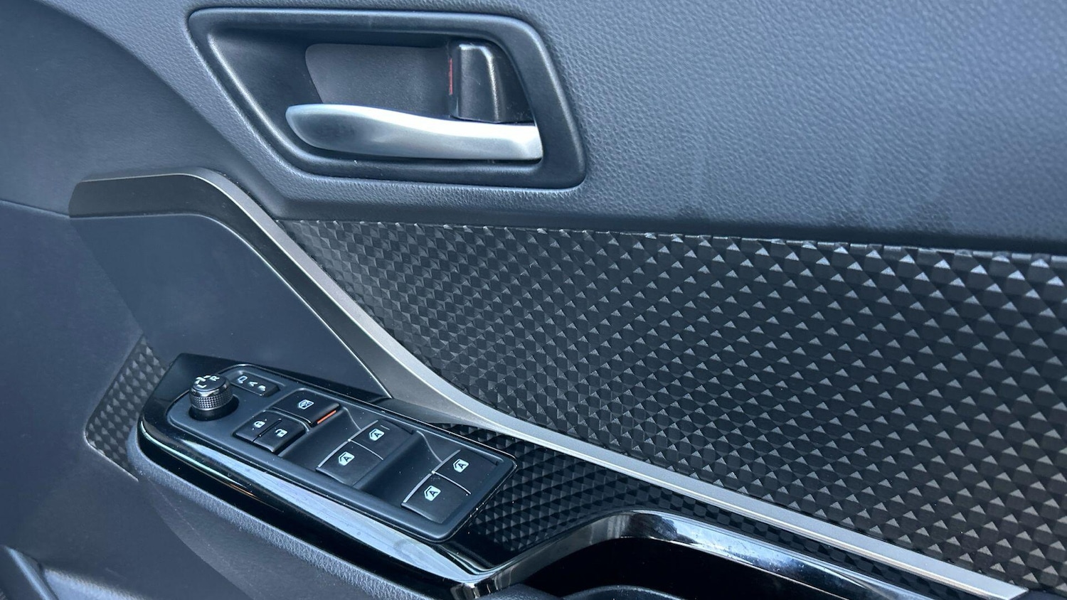 Used Toyota C-HR 2018 for sale - 76964980: Photo 42