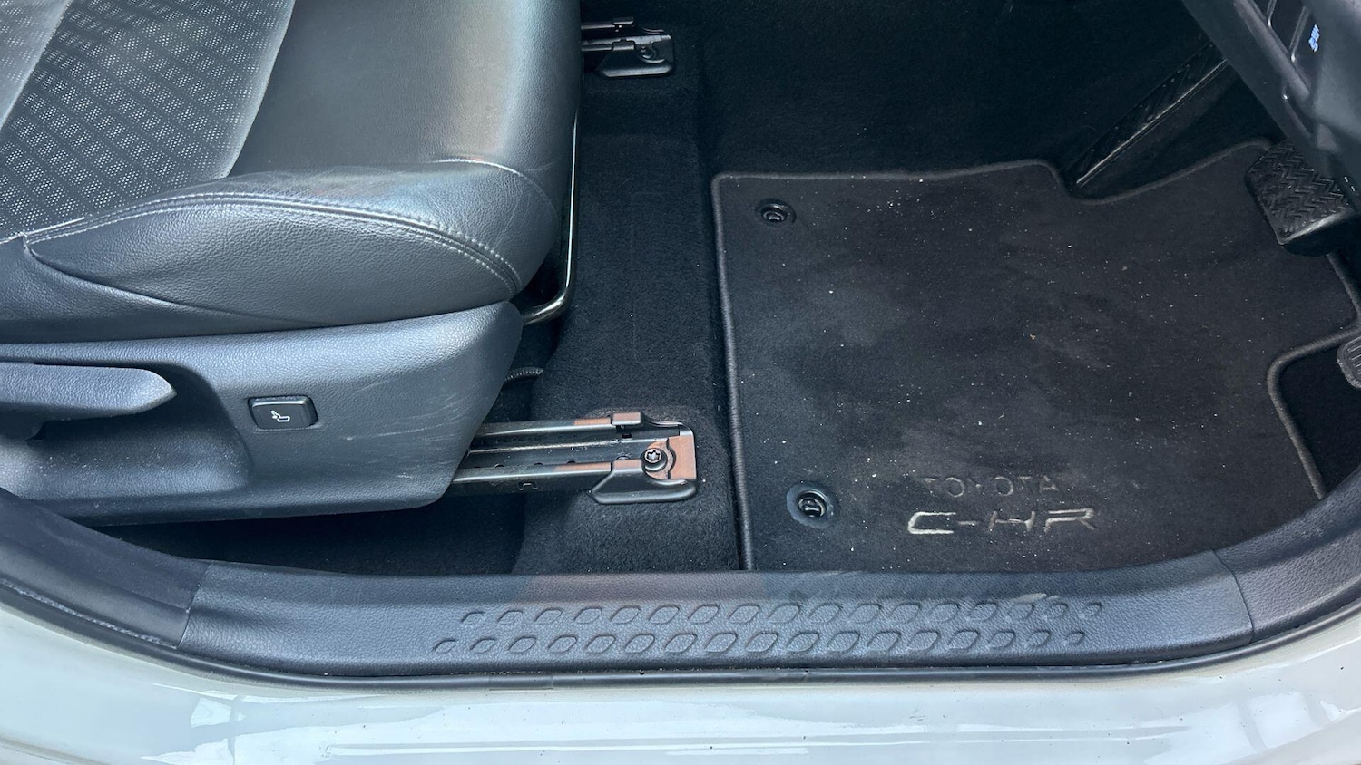 Used Toyota C-HR 2018 for sale - 76964980: Photo 45