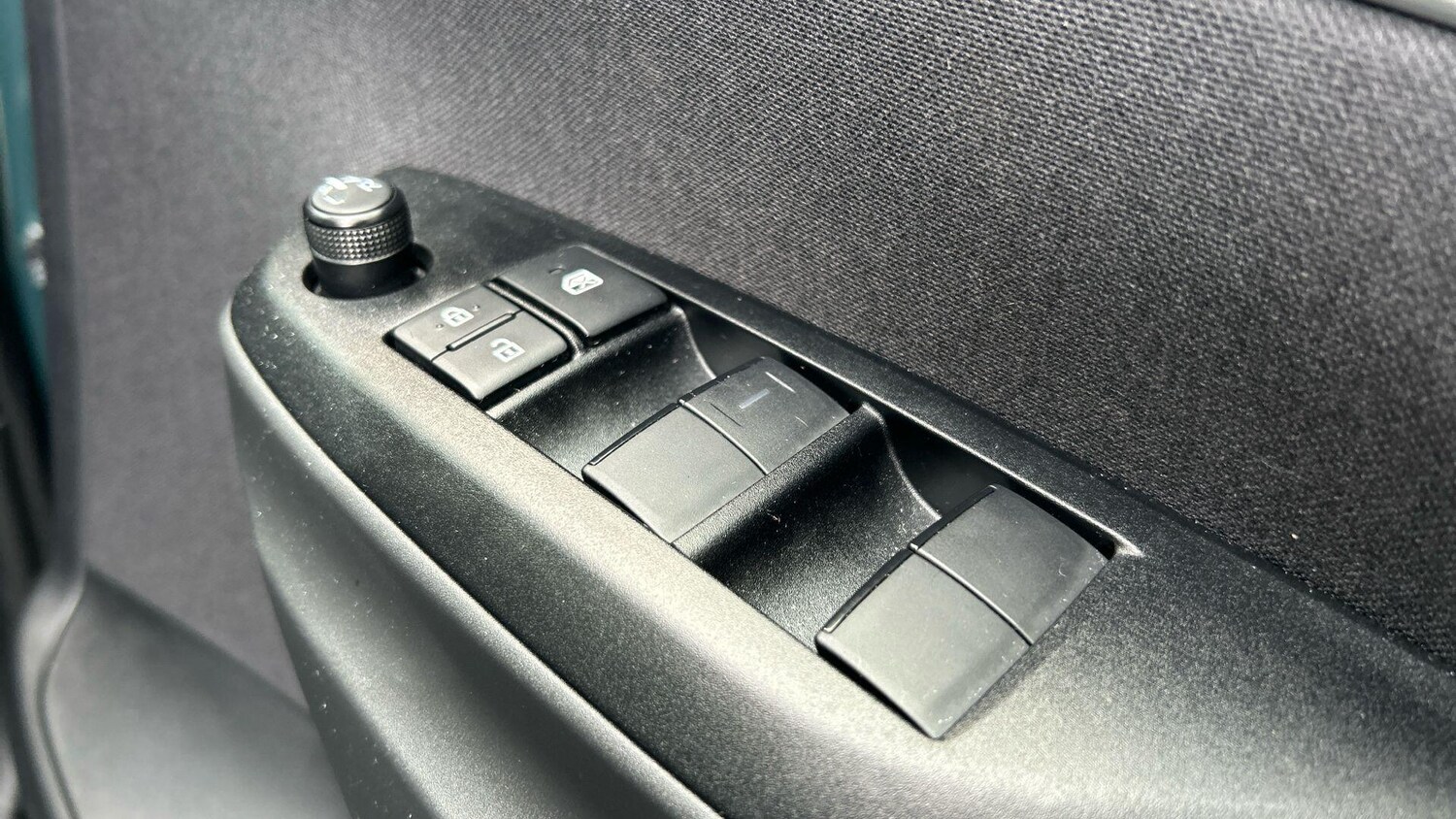 Used Toyota Yaris 2025 for sale - 77939919: Photo 34