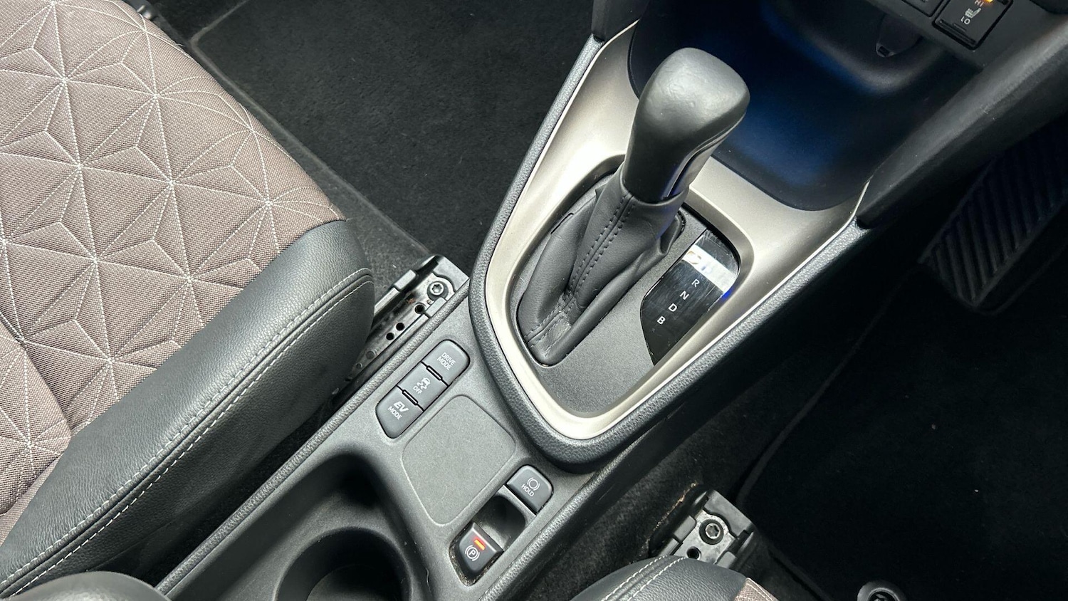 Used Toyota Yaris Cross 2023 for sale - 76562330: Photo 30