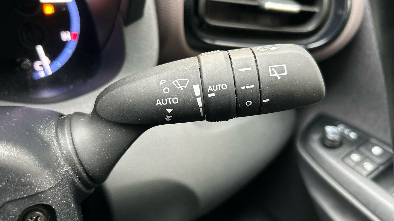 Used Toyota Yaris Cross 2023 for sale - 76562330: Photo 40