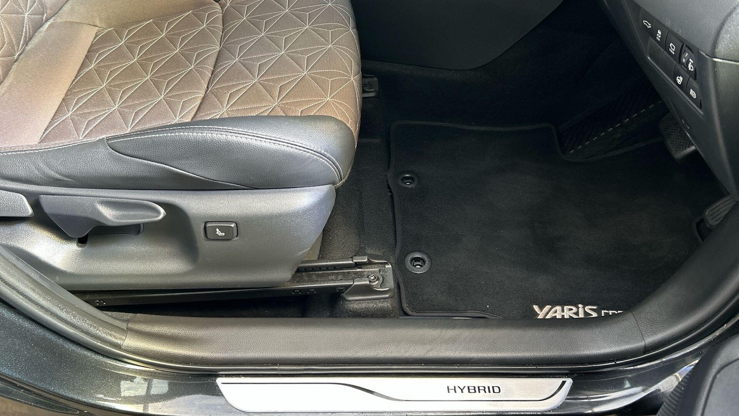 Used Toyota Yaris Cross 2024 for sale - 78184427: Photo 42