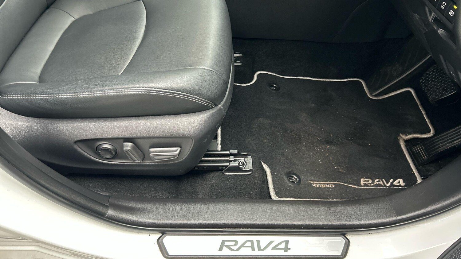 Used Toyota RAV4 2023 for sale - 78020044: Photo 42