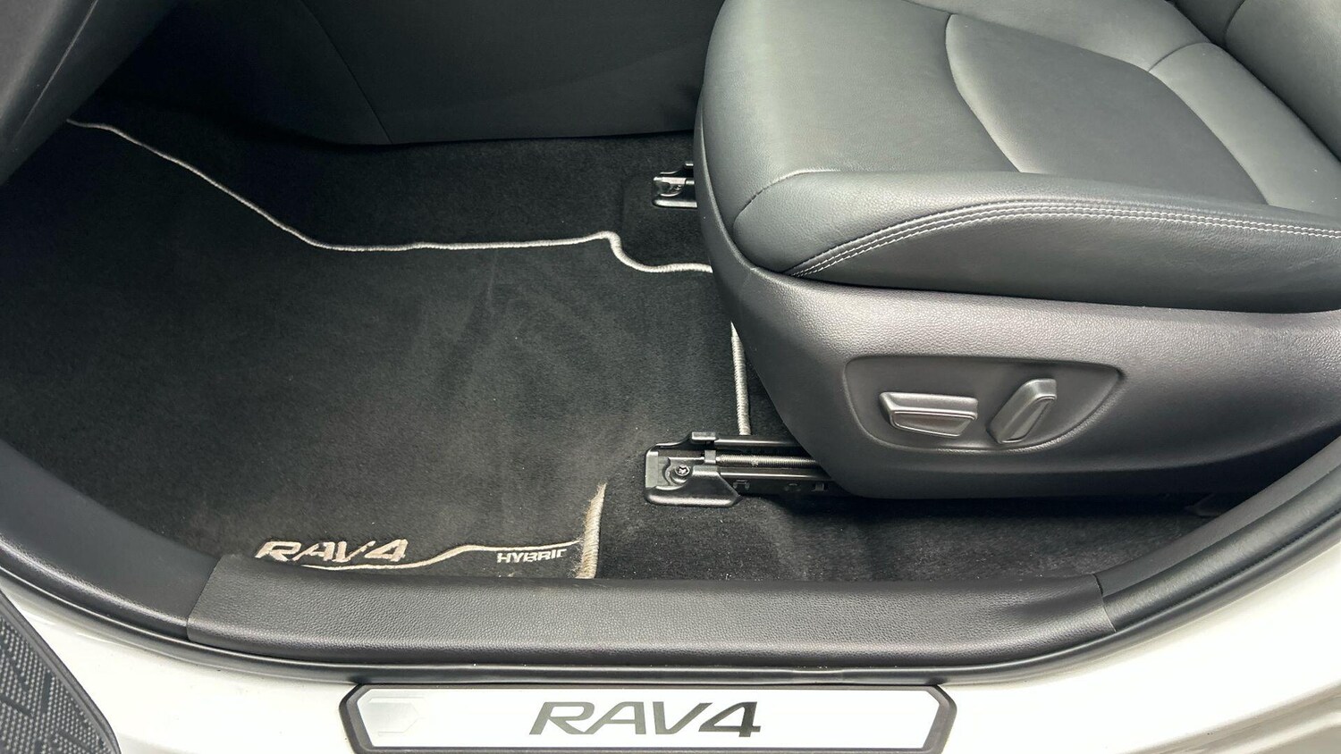 Used Toyota RAV4 2023 for sale - 78020044: Photo 44