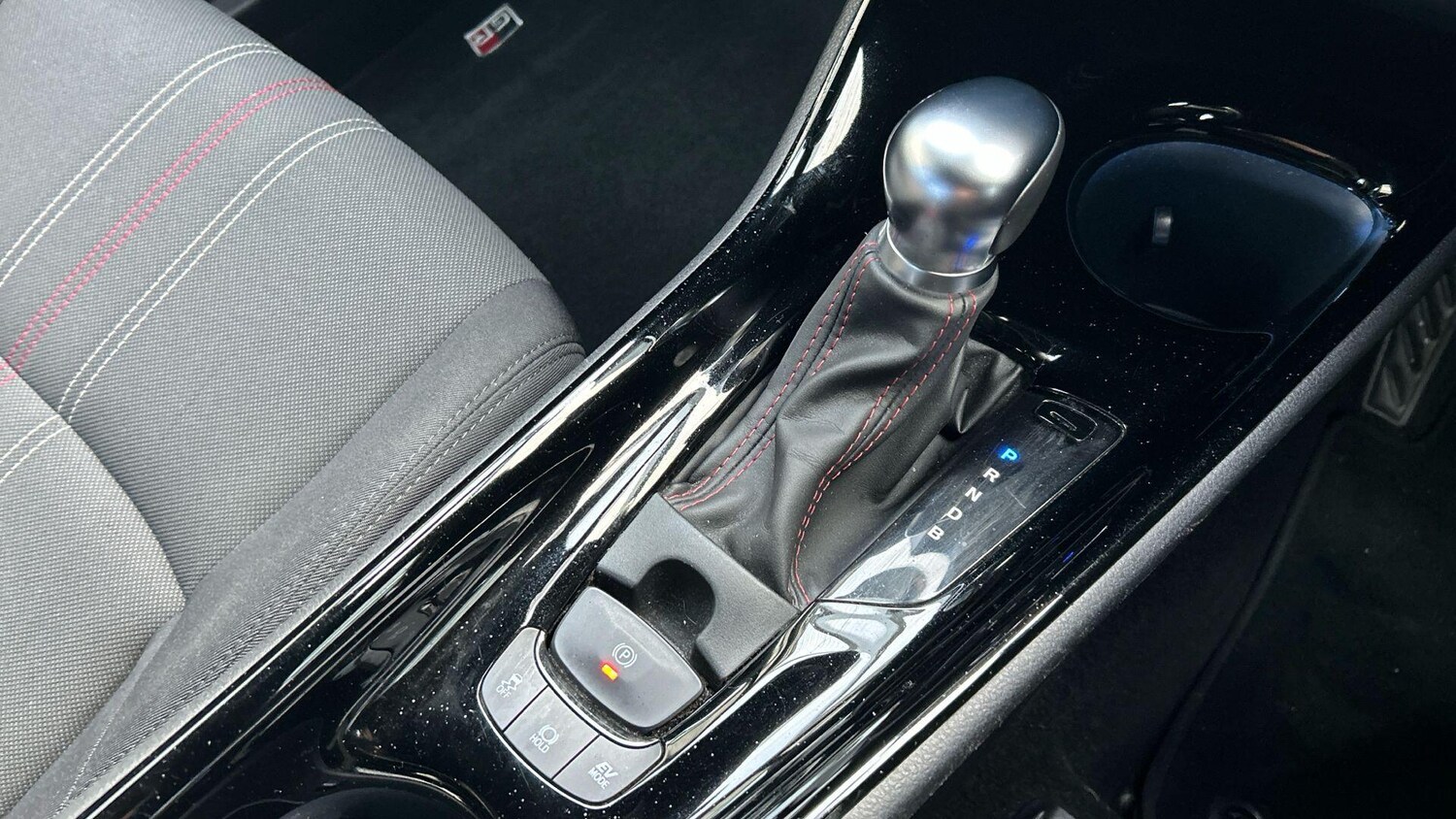 Used Toyota C-HR 2023 for sale - 77646244: Photo 32