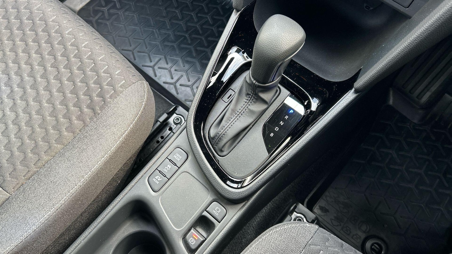 Used Toyota Yaris Cross 2025 for sale - 78019401: Photo 30