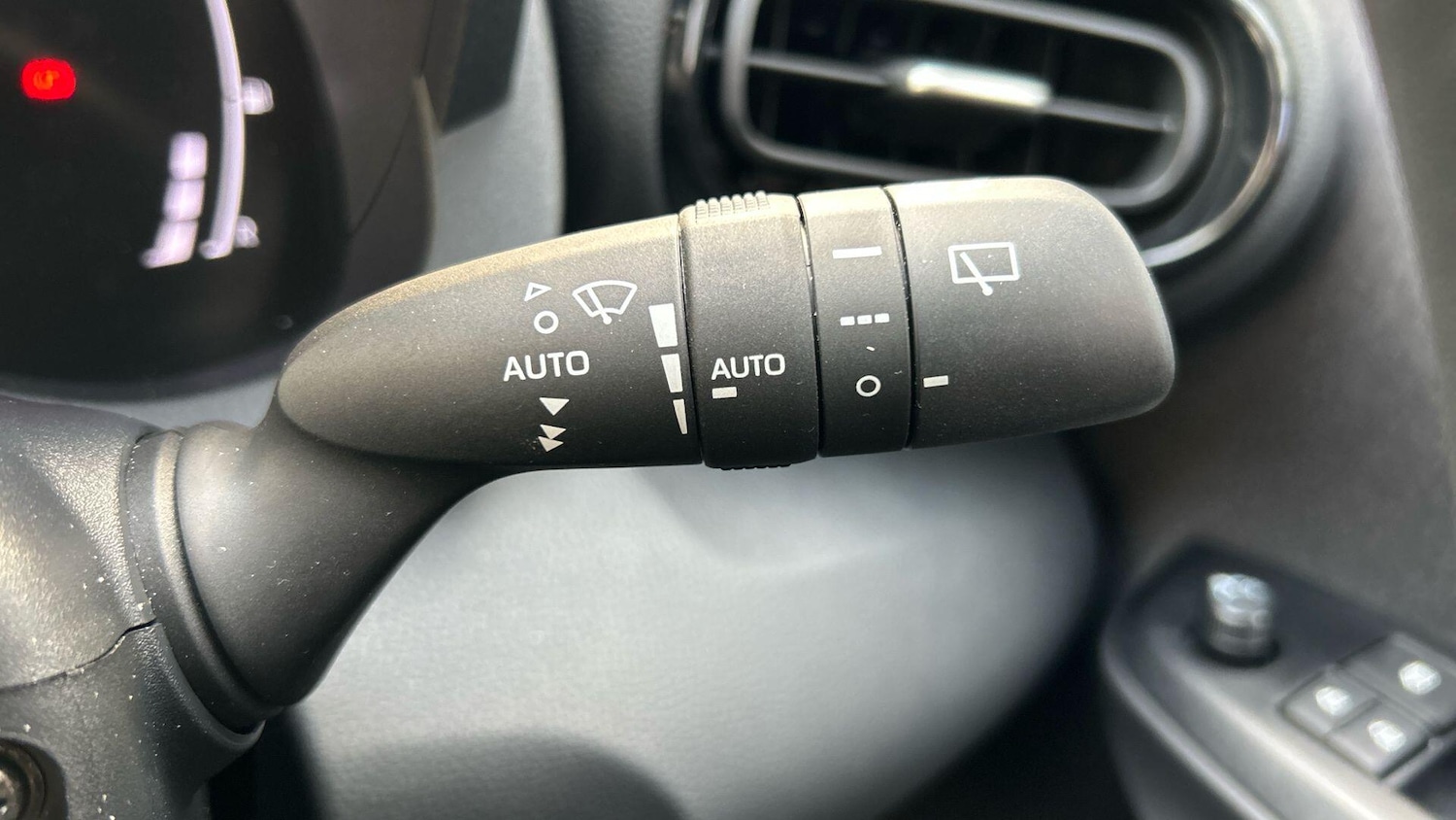 Used Toyota Yaris Cross 2025 for sale - 78019401: Photo 36