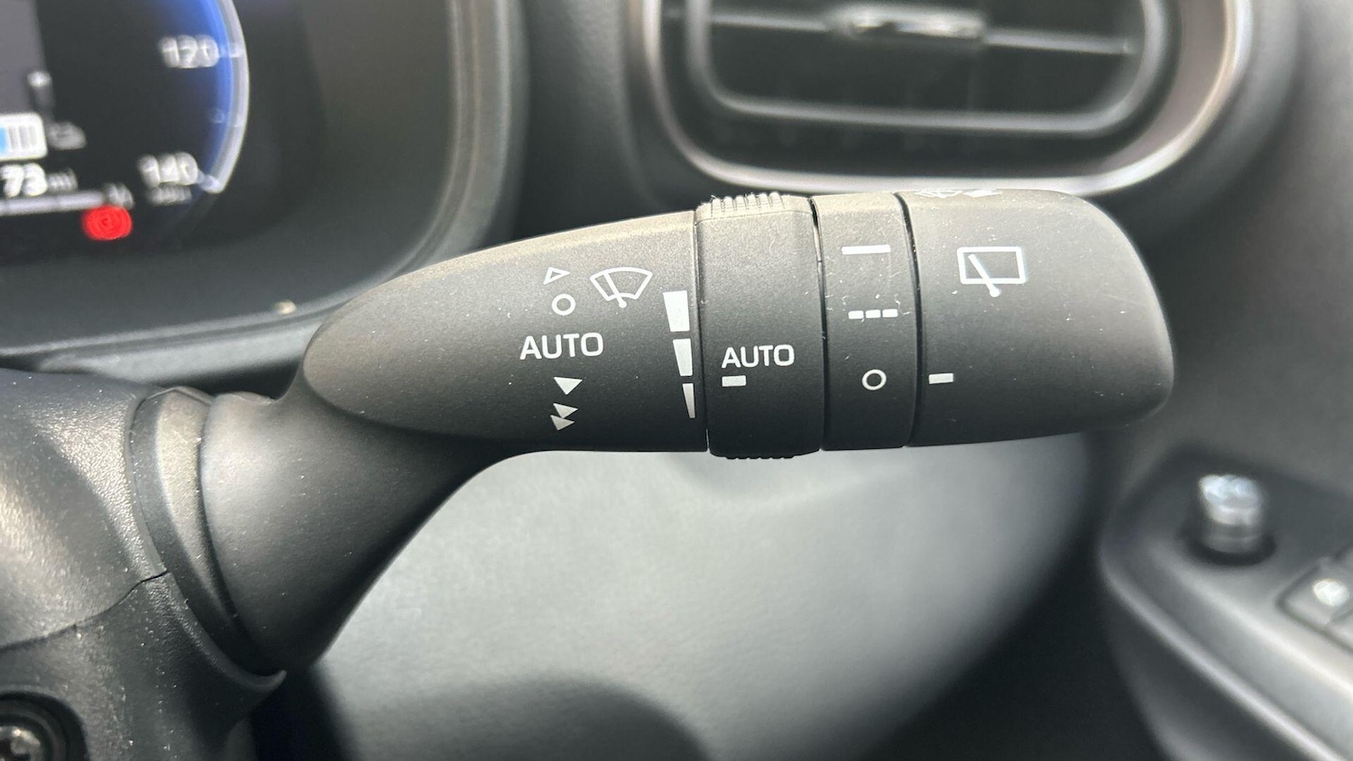 Used Toyota Yaris 2025 for sale - 77939703: Photo 34