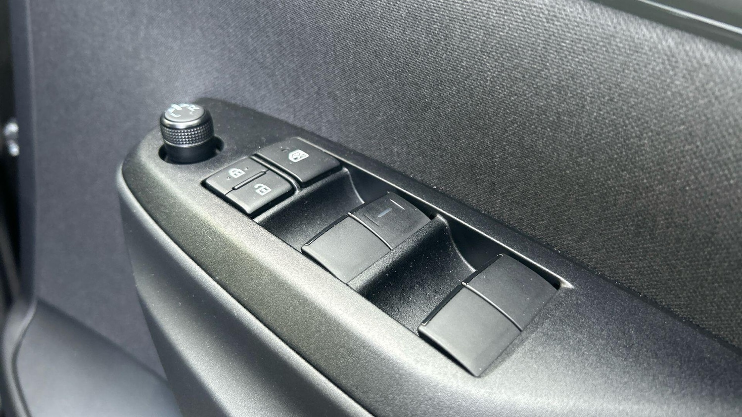 Used Toyota Yaris 2025 for sale - 77939703: Photo 38