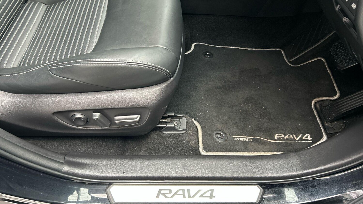 Used Toyota RAV4 2021 for sale - 77467989: Photo 46