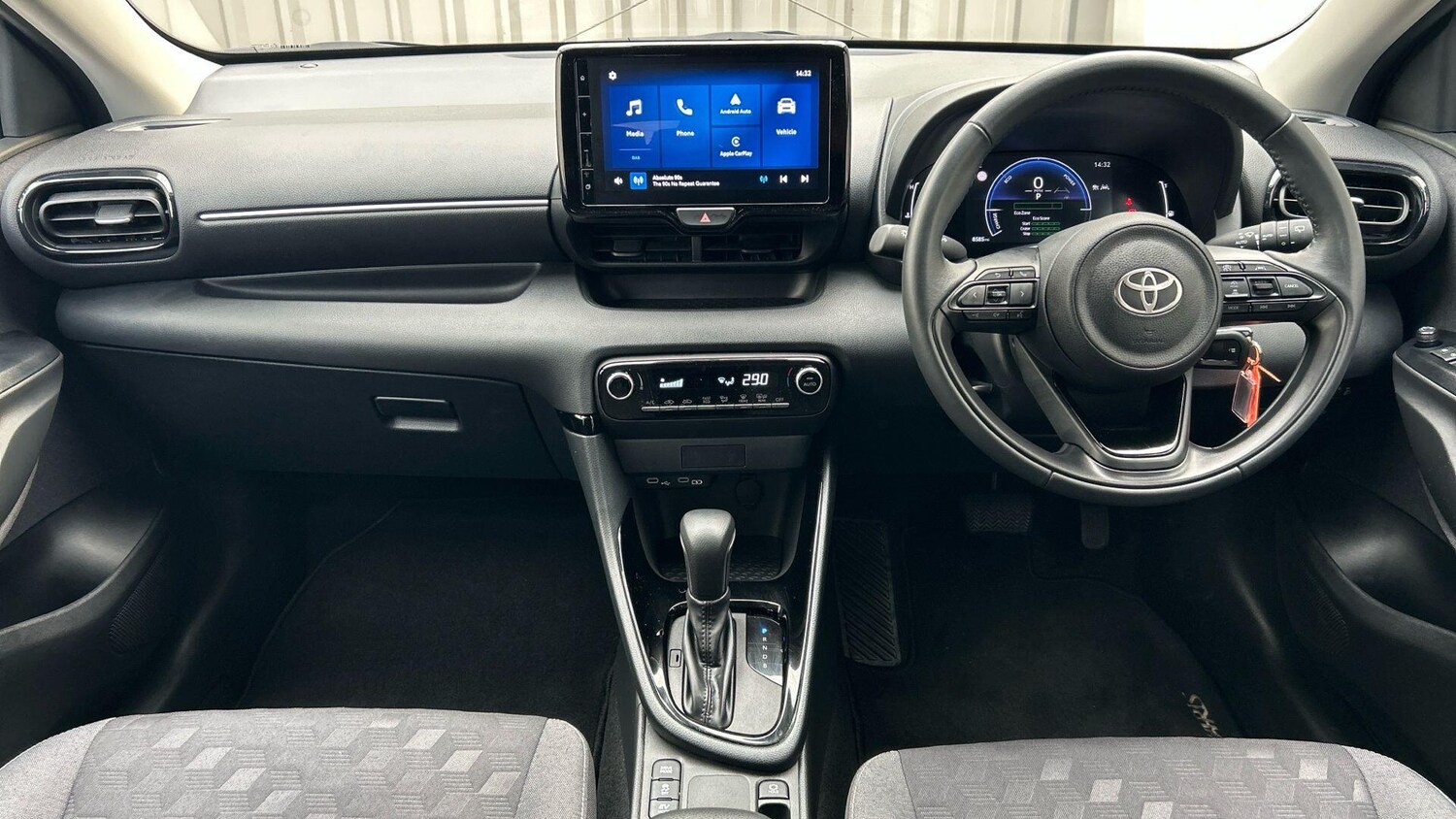 Used Toyota Yaris 2025 for sale - 77658542: Photo 11