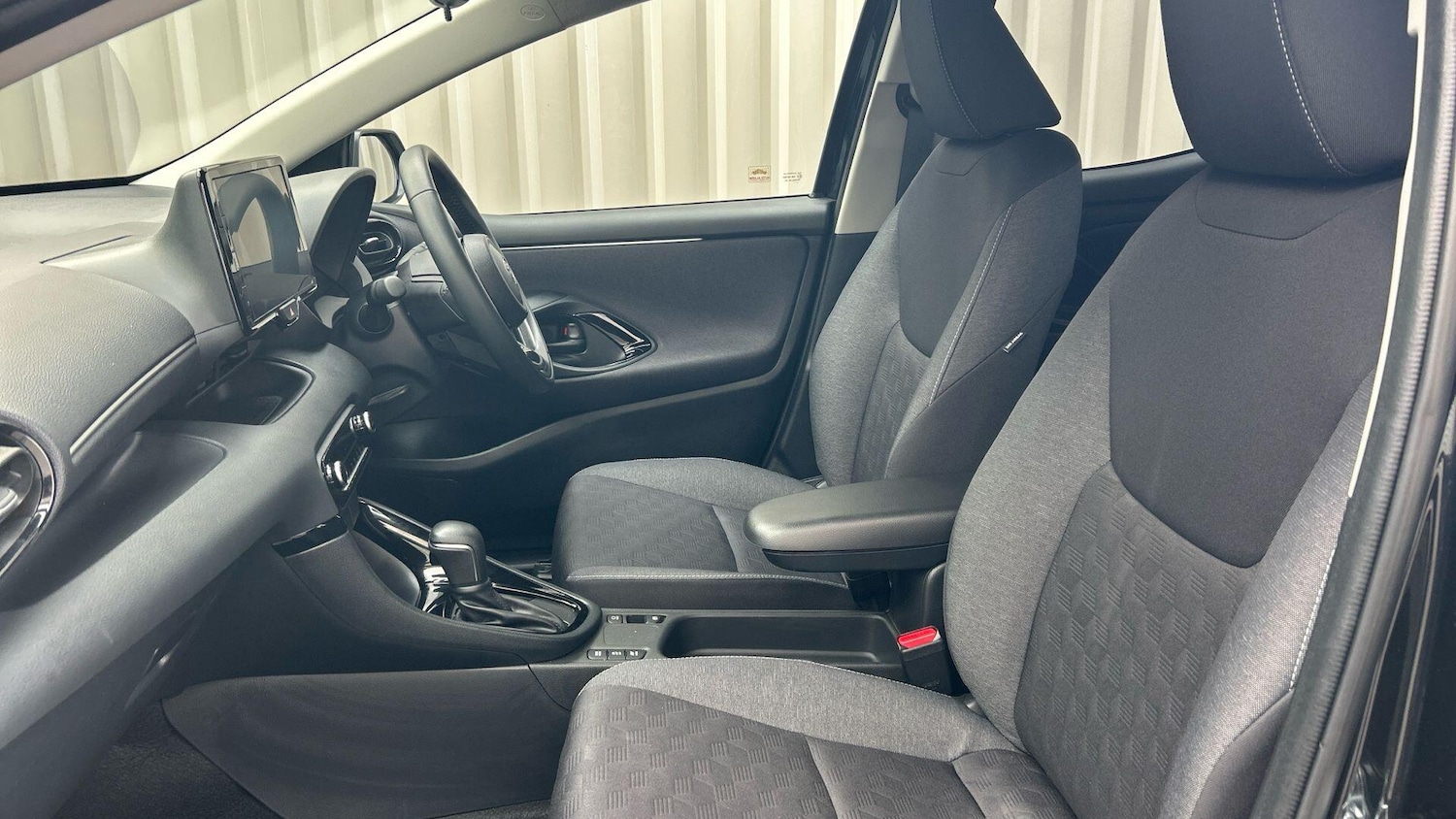 Used Toyota Yaris 2025 for sale - 77658542: Photo 16