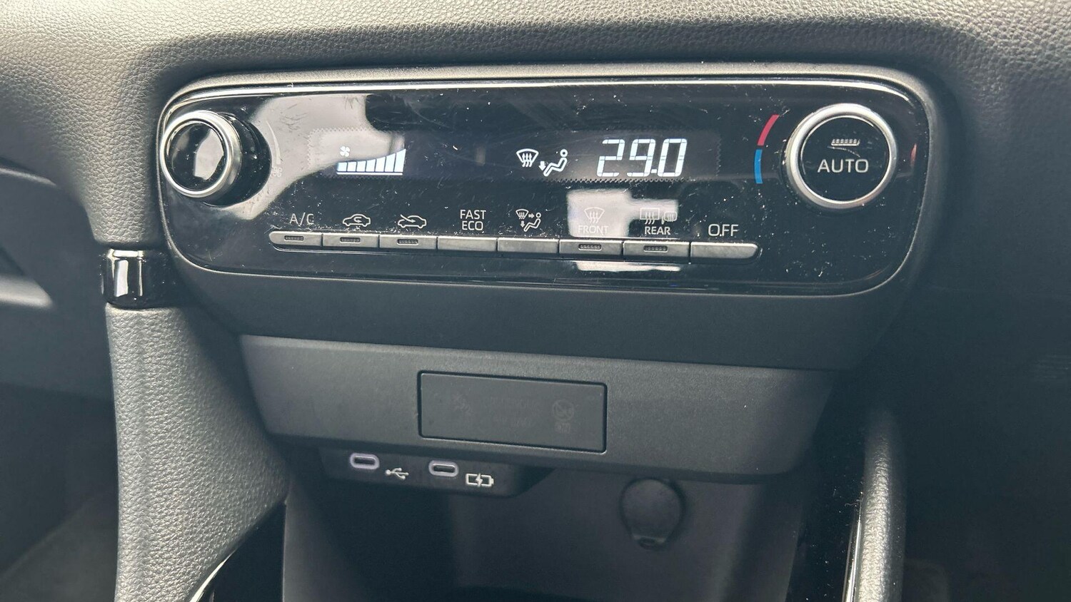 Used Toyota Yaris 2025 for sale - 77658542: Photo 32