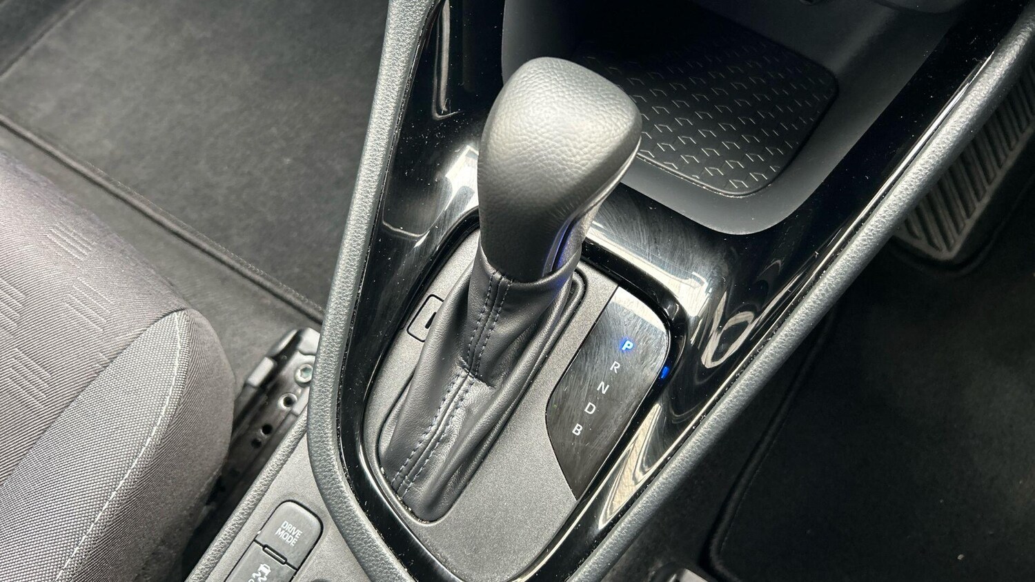 Used Toyota Yaris 2025 for sale - 77658542: Photo 34