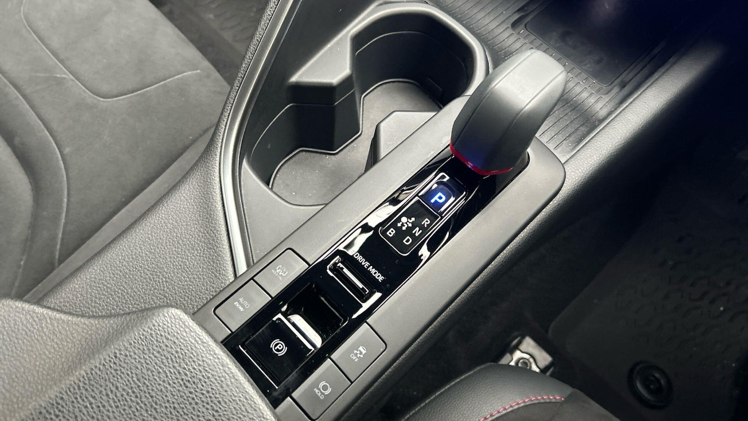 Used Toyota C-HR 2024 for sale - 77155975: Photo 29