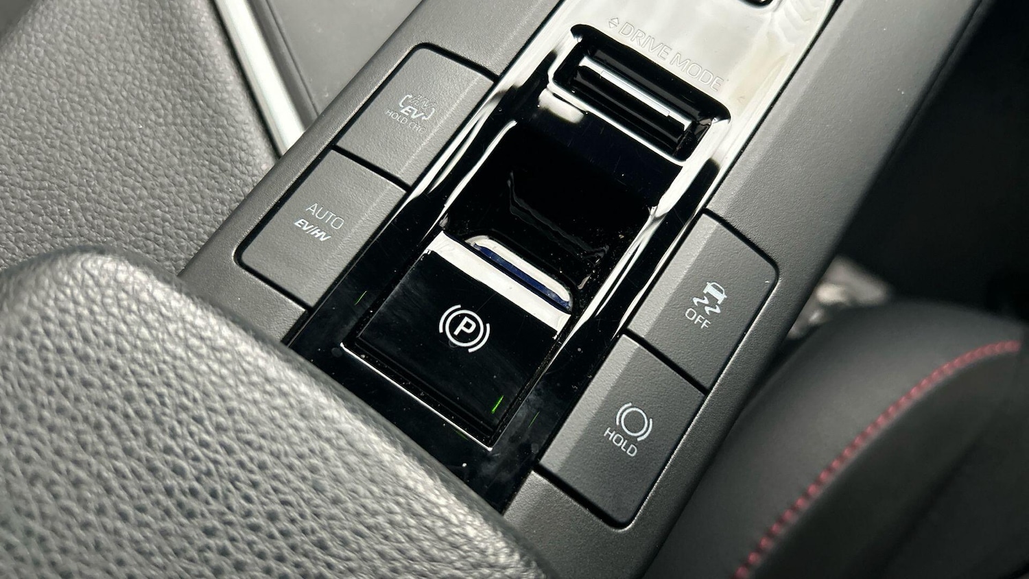 Used Toyota C-HR 2024 for sale - 77155975: Photo 31