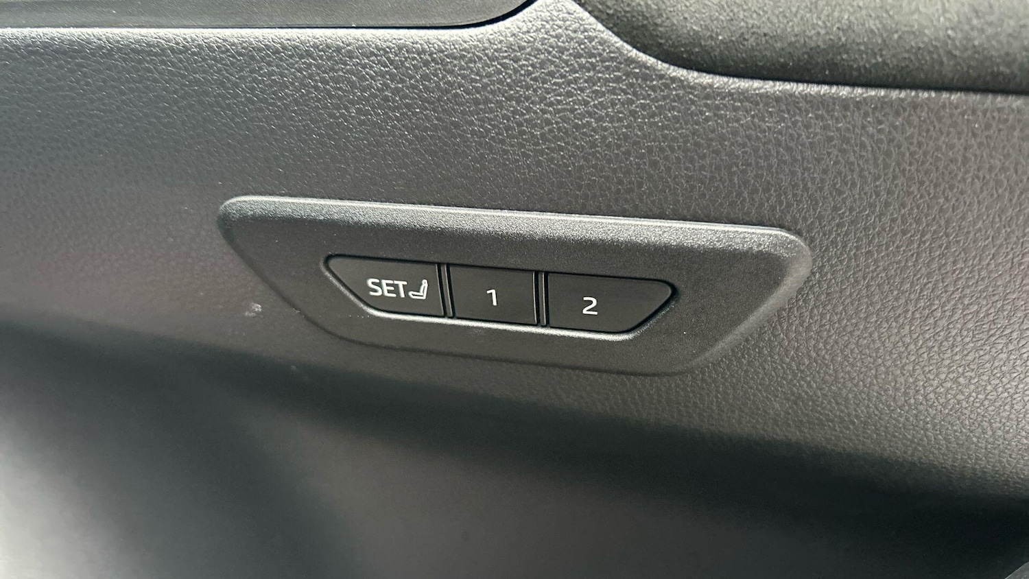 Used Toyota C-HR 2024 for sale - 77155975: Photo 39