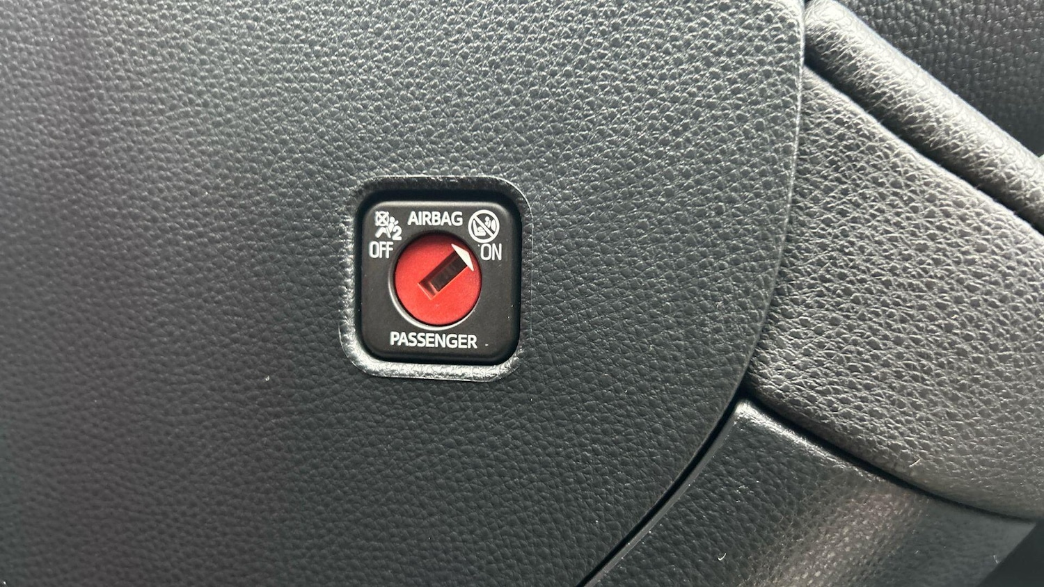 Used Toyota C-HR 2024 for sale - 77155975: Photo 46